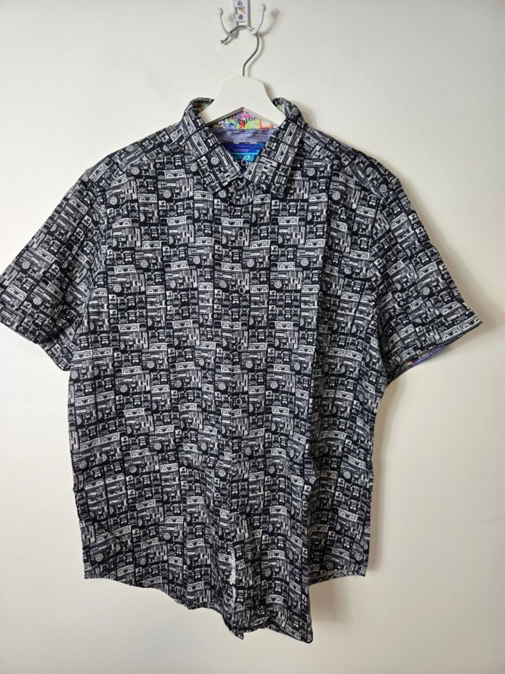Robert Grahem Button-Down Retro Boomboxes Print Size XL Short Sleeve Shirt